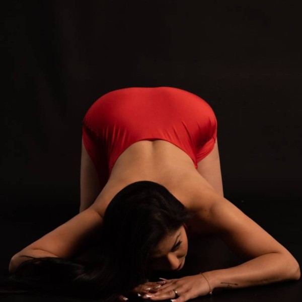 Jessica. las mejores posturitas el masaje de tu vida
