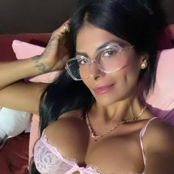 Soy ivana chica latina super sexi