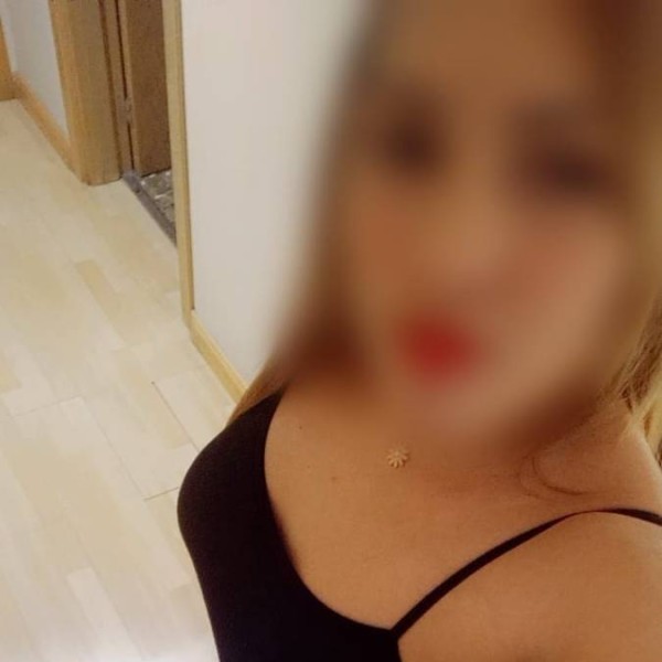.mi nombre es mia, soy una latina candente con ganas de jugar