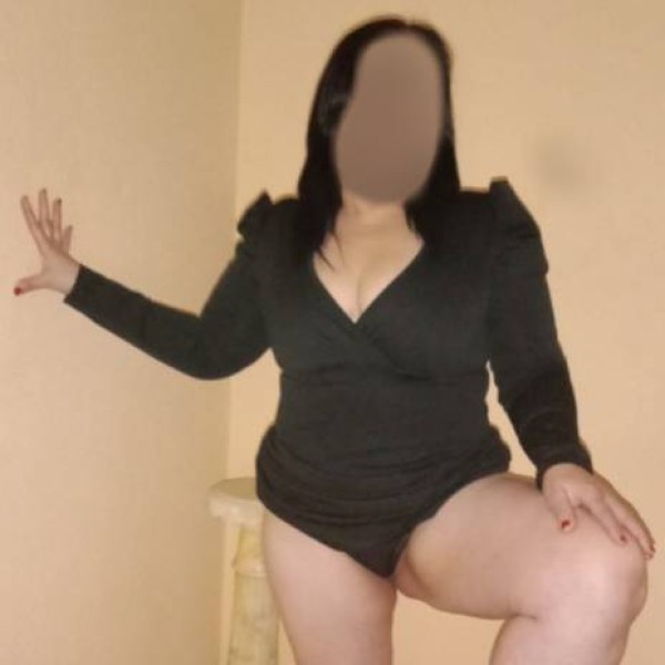 Paloma madurita,rellenita,piel suave blanca y delicada