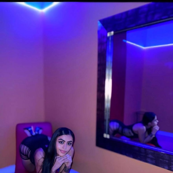 Soy dulce, atrevida y con un aire encantador.